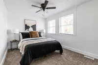 NEW Cozy Renovated Townhome | 25 min to Denver