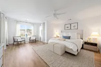 2mi to Beach + Sleeps 14 + Luxury 5Br + Pool + Hot Tub + Summer Getaway - ジャグジー