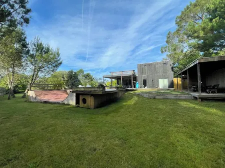 PROMO JULY ARCHITECT villa 250m2 LUMINOUS open-plan SWIMMING POOL Отели в г. Мессанж