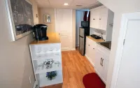 Walkable to all in Downtown Seaford! Clean 1 bed basement unit