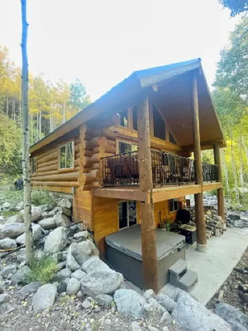 Monarch Hideaway - Modern cabin 5 miles to slopes!