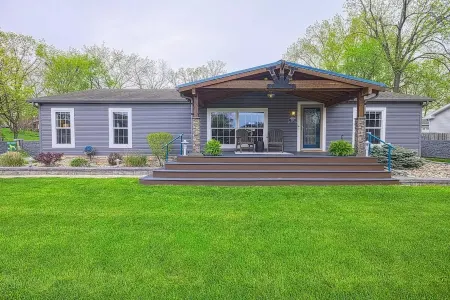 Cheerful, Lake Home with amazing backyard!