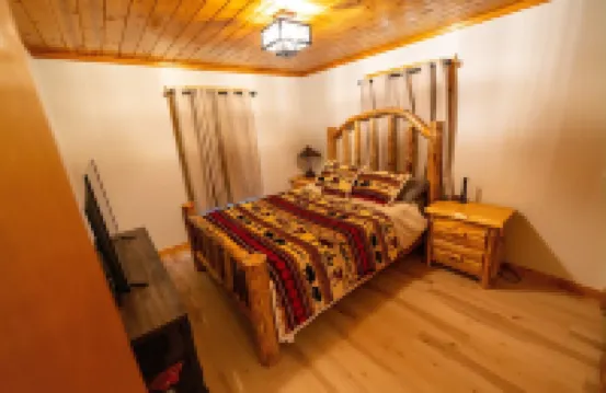 Secluded 3Br Cabin • Fire Pit • RV Parking • Near Tippy DAM & Big-M Trails