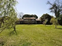 Oléron island large house with private no overlooking, garden near to the ocean Hotels in Saint-Pierre-d'Oleron