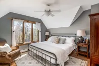 Huge Waterbury Home near Stowe Mountain / views & sauna