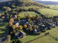 Buttercup lodge - sleeps 4/5 with hot tub & countryside views Hotels in Cheddar