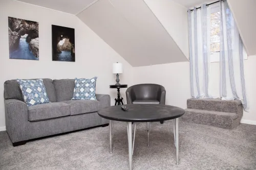 Lovely 3 Bedroom Unit for Longer Stays Hotels in Bristol