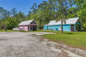 Castaway Tiny Home in Bon Secour near Bon Secour River, 8 miles to sportsplex