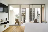 Modern Design Studio in Waikiki w/ FREE PARKING