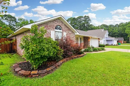 Great game room! minutes from the beach and casino