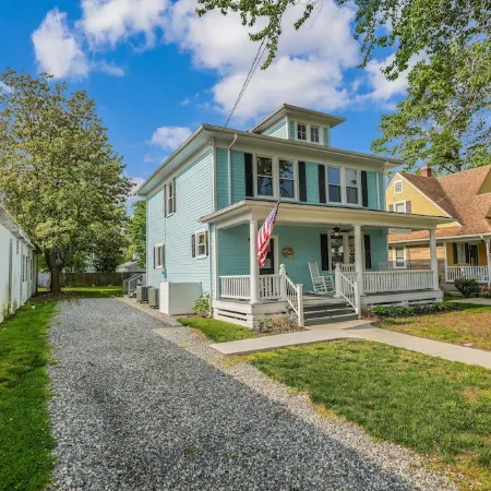 Hawthorn House Remodeled 3BR Walk to Town!