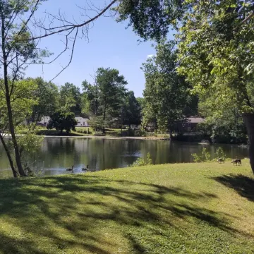 Experience Belleville in a 2 Br Cozy Home with a Stl Cardinals Theme.