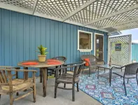 Beachside Cottage surrounded by coffee trees but minutes from the beaches