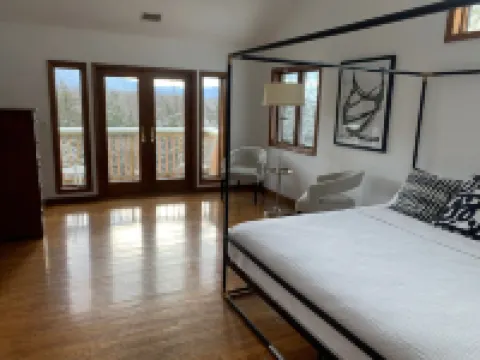 Beautiful Mountain House with amazing views 11min from Mountain Creek & Warwick - 4-Star