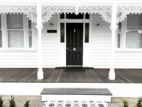 Castlebar - Superior Boutique Accomodation - Steps to Pakington Street - جاكوزي
