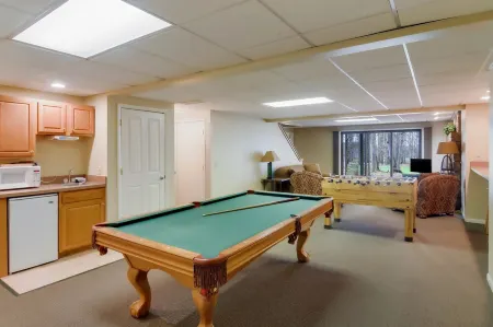 Spacious Crystal Mountain Retreat – Ski, Golf & More!