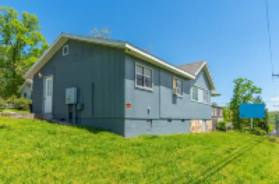 HOUSE by Lake Taneycomo at Rockaway Rentals