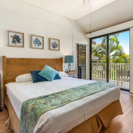 2/2 PARTIAL OCEAN VIEW with AC - Poipu Beach Kiahuna End Unit, Pool/Gym/Courts