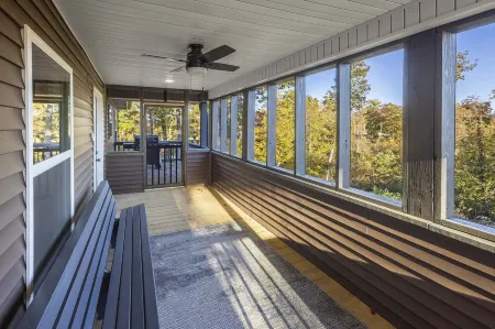 Maple Ridge - Ridge Road Scenic Cabins - Brimstone Recreation and Big South Fork