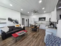 Peaceful, Quiet and Country with 2 bedrooms and WiFi, AC in marvelous Morrow Hotels in Harlan Township