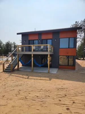 Luxurious beachfront retreat on Lake Superior!