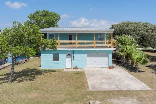 Get "Off the Hook" in a small town w/big time fishing steps away from marina