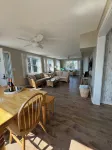 ✨Steps to the Beach ✨ Pet friendly cottage with a great view of the water!