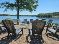 New! Modern!  Fire Pit!  Paddle Boards! 5 Bedrooms! On the water! Boat Dock!