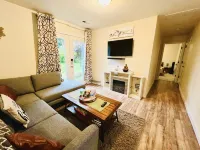 Private Guest Suite - near Alderwood Mall - Seattle Hotels in Alderwood Manor