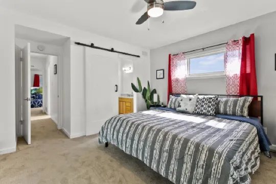 NEW Magical Family Fun! 10 Mins to Disneyland, Private Pool/Bounce House!