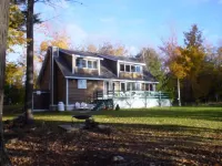Lakefront home with something to enjoy for every season! Hotel a Lee