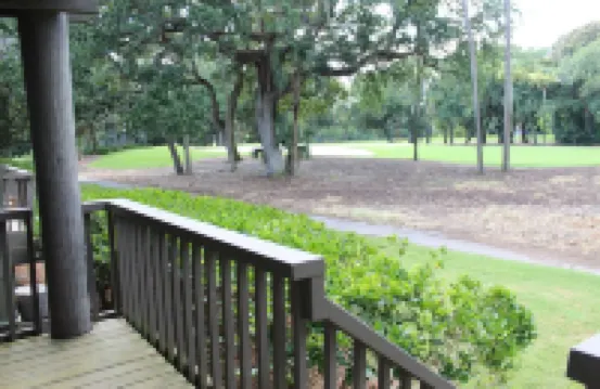 On Cougar Point - 3 minute walk to the beach - updated villa