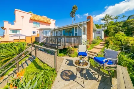 Cardiff Beach Cottage, Unobstructed Ocean View, .5 Miles to Sand!