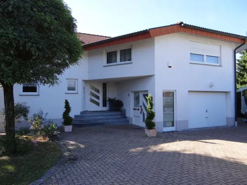 Fantastic vacation apartment SCHAUINSLAND on the outskirts of Freiburg i.B. Hotels in March