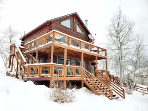 Cozy Cabin with Private Hot Tub and Stunning Views