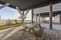 Luxury Beach Vacationing Awaits You!!