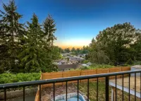 5min from Airport! Sleeps 16+! Great location. Close to everything⭐