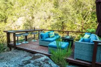 Beautiful Guest Suite with Private Deck Overlooking Forest and Waterfall
