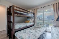 Steps to the beach - New remodeled townhome - Ocean view