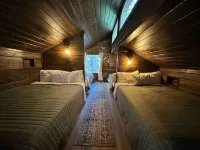 Warluskee Luxury Lakefront Cottage w/ Hot Tub