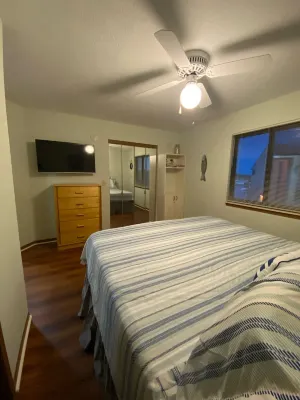 Relax on beautiful Catabwa, Lake Erie in West Harbor