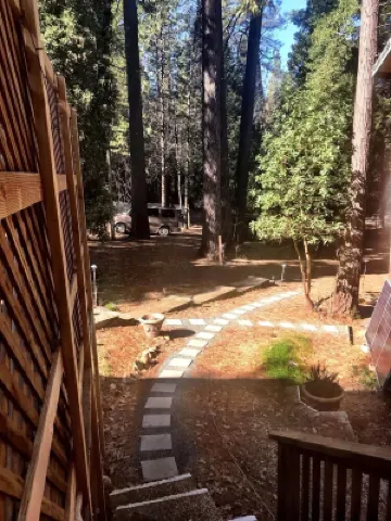 Private studio apartment one mile from downtown.