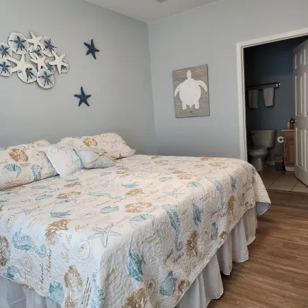 Golf, Beach, Dining, Shopping this Condo Has It All