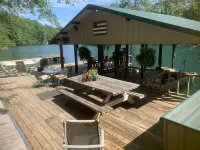 Hawkins Ridge Lodge - Enjoy the Southern Comfort living with a Private Lake