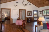 Tarpley Guesthouse/Hill Country/Private Pool