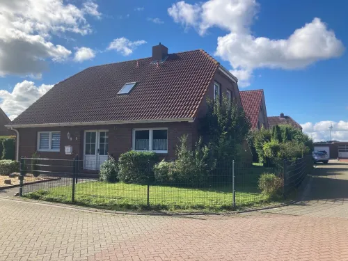 Beautiful Vacation Apartment Lütje Campen in East Frisia with Dog Near the Lighthouse Hotels in Krummhorn