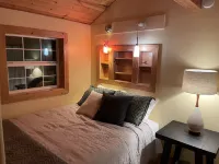 The Woodpecker Cabin on Guemes Island with Hot Tub!