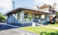 Downtown Bungalow