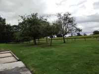 House in the countryside, 15 minutes from the beach. Hotels in Pluduno