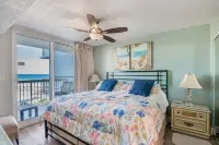 6th FLOOR PELICAN BEACH RESORT! BEACHFRONT! Washer & Dryer! Gorgeous Gulf View! Hotels near Jetty East Beach